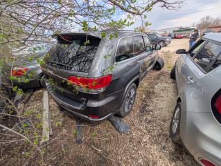 2018 Jeep Grand Cherokee Overland 4x4 - Exterior Rear Right Corner Image